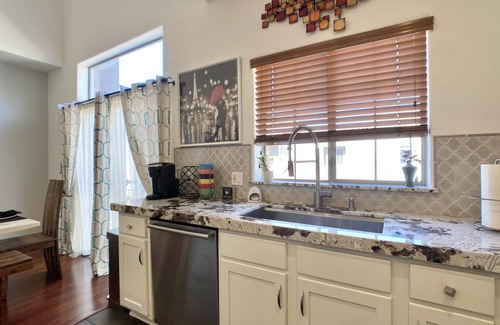 Village At Aviano Condominio | DESERT RIDGE! Loop 101, Shopping, Mayo Clinic Hospital, Honor Health & Westworld
