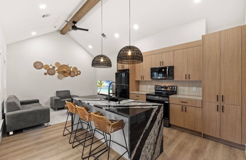 Greater East End Casa | Desert Rose Tiny House – Unique Stay Near Downtown @EastEndRevitalized