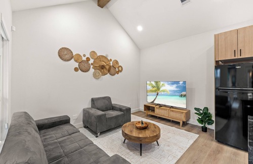 Greater East End Casa | Desert Rose Tiny House – Unique Stay Near Downtown @EastEndRevitalized