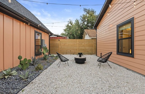 Greater East End Casa | Desert Rose Tiny House – Unique Stay Near Downtown @EastEndRevitalized
