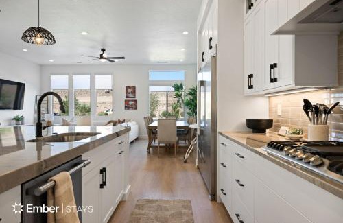 St. George Casa | Desert Sands Oasis at Desert Color (by Ember Stays)
