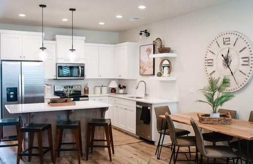Washington Fields Casa | Desert Sky @ Freedom Village | Family Amenities & Community Pool