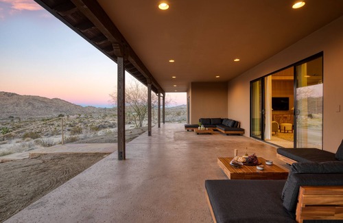 Joshua Tree Highlands Casa | Desert Stone by Avantstay Contemporary Desert Oasis With Pool & Hot Tub