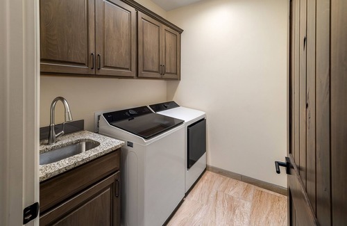 Las Cruces Casa | Desert Whisper 3-bedroom home with WiFi, AC, EV charger