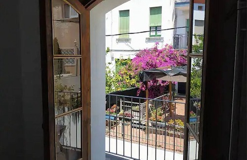 Masnou Apartamento | Apartamento de diseño cerca de tren, playa y Barcelona