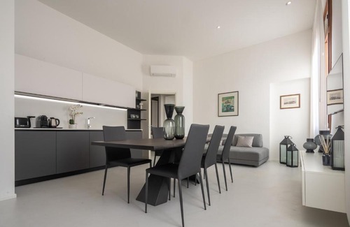 San Polo Apartamento | Design Apartment with Balcony on the Grand Canal R&R