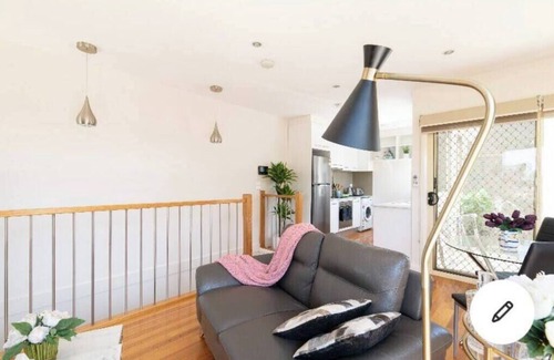 Glenroy Apartamento | Design/bright/cosy townhouse between airport &city