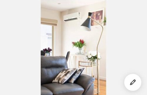 Glenroy Apartamento | Design/bright/cosy townhouse between airport &city