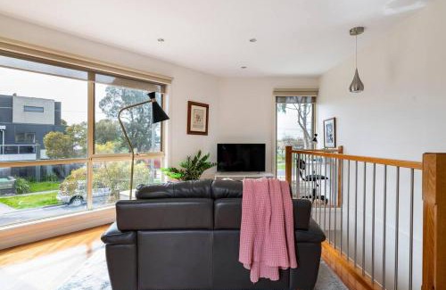 Glenroy Apartamento | Design/bright/cosy townhouse between airport &city