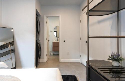 Buena Vista Casa | Design District Modern 4 BR Cloud Couch