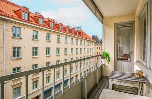 Punavuori Apartamento | Design District w Free Parking Garage, Balcony, Netflix, 200m tram&bus
