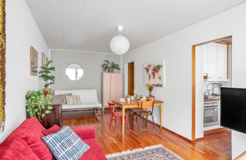 Punavuori Apartamento | Design District w Free Parking Garage, Balcony, Netflix, 200m tram&bus