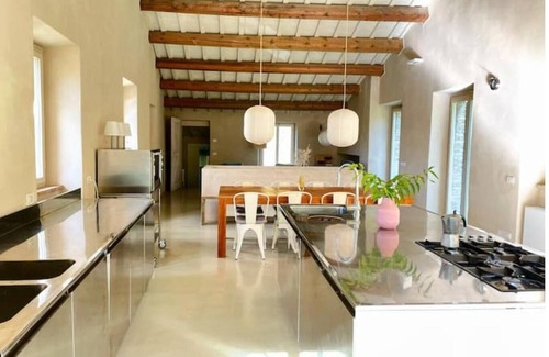 Furlo Casa | Design-landhaus mit Pool am Furlo-nationalpark