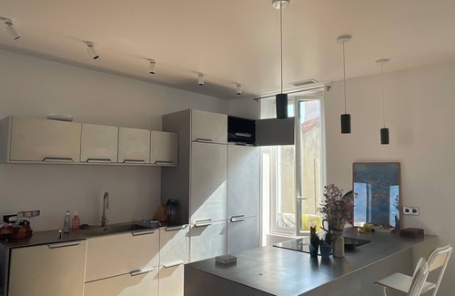 Saint-Lambert Casa | Design triplex with sea view, terrace, 2 bedrooms, near Notre-Dame de la Garde