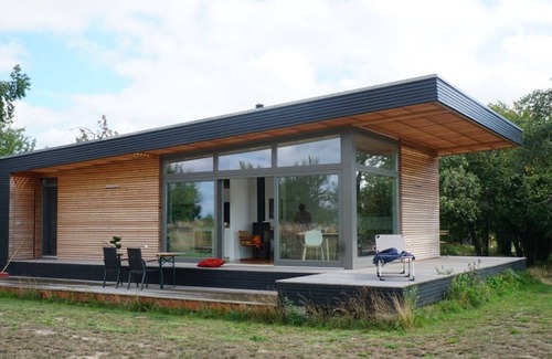 Oberbarnim Casa | Casa de madera de diseño con amplia vista al campo en la Märkische Schweiz