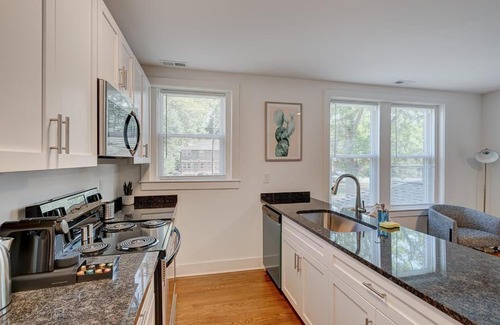 Durham Apartamento | Designed 1BR with Parking in Downtown Durham