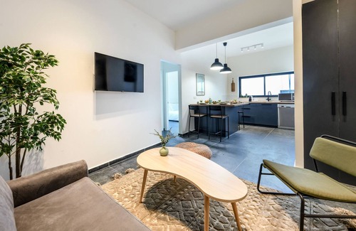 Netanya Apartamento | Designed 3 Bedroom Apartment in Frenkel