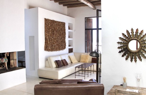 Sant Agusti des Vedra Villa | Confort diseñado / Villa en la cima. Vea 26 reseñas de cinco estrellas en Airbnb.
