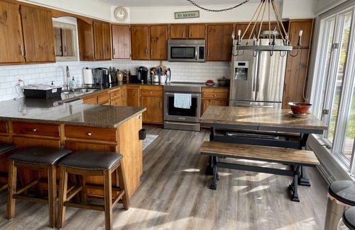 Lake Ripley Casa | DESIGNED FOR FUN! LAKEFRONT HOME - PET FRIENDLY! HOT TUB, FIRE PIT READY TO GO!