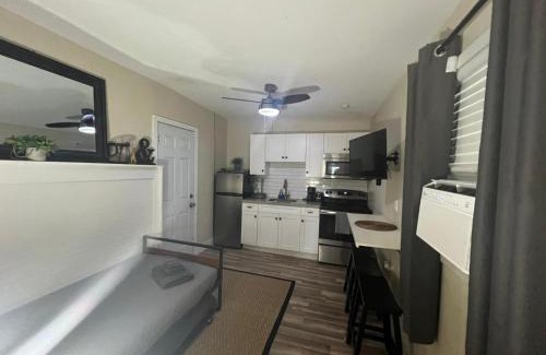 Coral Terrace Apartamento | Designed Private Suites in Miami