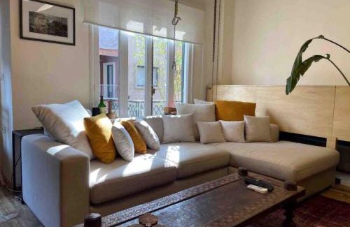 Gemmayzeh Apartamento | Designer 1BR apt in Gemmayze