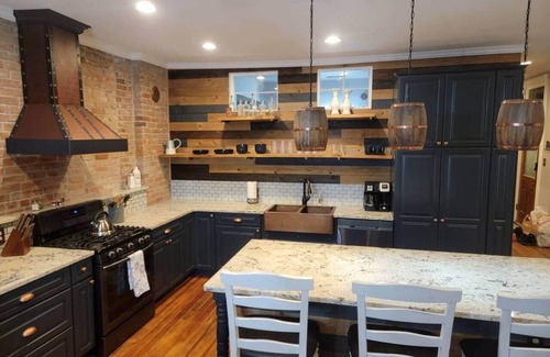 Florence Apartamento | Designer 2 Bedroom Loft on Main Street in Florence