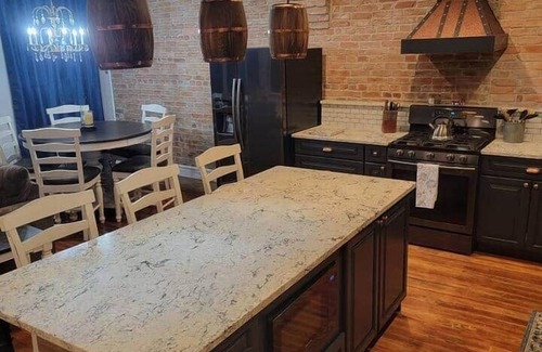 Florence Apartamento | Designer 2 Bedroom Loft on Main Street in Florence