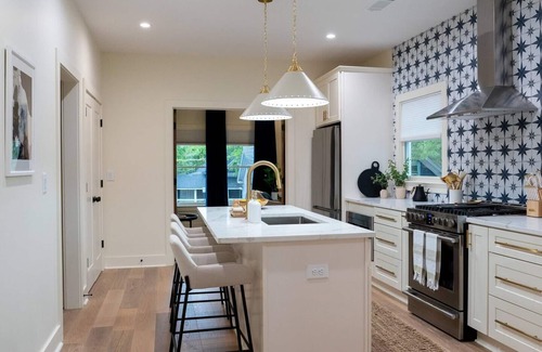 East Side Casa | Designer 2BR 2.5Bath getaway in the heart of Atlanta