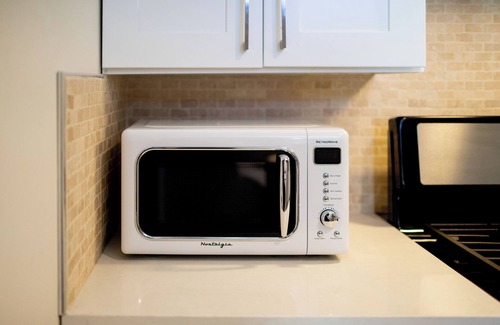 Longfellow Apartamento | Designer 3 BR Home Vintage Tubs 2 parking, near San Francisco Bay UC Berkeley