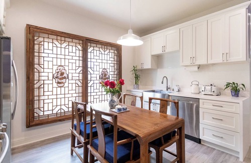 Longfellow Apartamento | Designer 3 BR Home Vintage Tubs 2 parking, near San Francisco Bay UC Berkeley