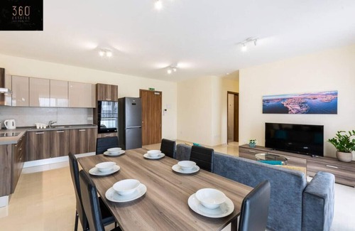 Marsaxlokk Apartamento | Designer 3BR home, w/ lovely green views & WIFI