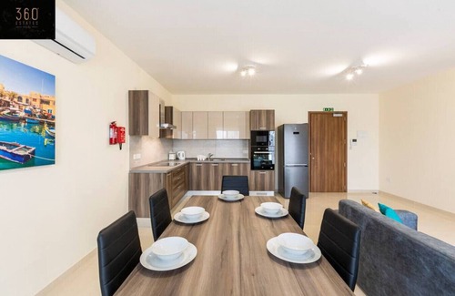 Marsaxlokk Apartamento | Designer 3BR home, w/ lovely green views & WIFI