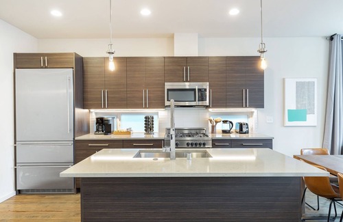 Ballard Casa | Designer 4B2.5B in Ballard sleeps 10