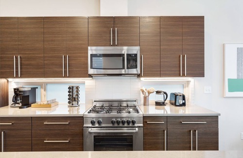 Ballard Casa | Designer 4B2.5B in Ballard sleeps 10