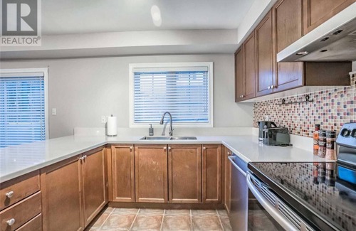 Central Erin Mills Casa | ★Designer 4BR Executive Townhome w/Parking