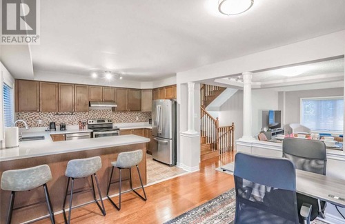Central Erin Mills Casa | ★Designer 4BR Executive Townhome w/Parking