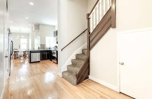 Old Goucher Casa | Designer 5-bedroom townhouse w parking on premises