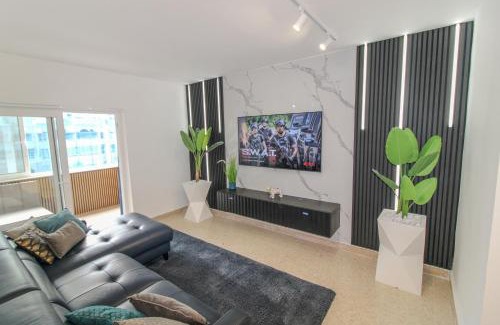Paceville Apartamento | Designer - 60 Seconds to the Beach I Free Parking!
