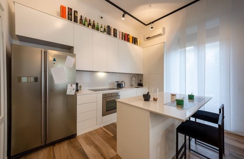 Est Apartamento | Designer abode with projector Self check-in