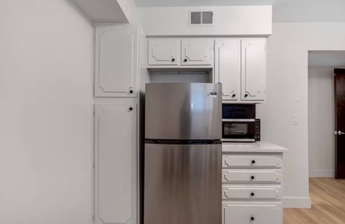 North Central Omaha Apartamento | Designer Apartment in the Heart of Omaha!