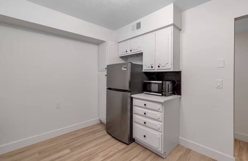 North Central Omaha Apartamento | Designer Apartment in the Heart of Omaha!