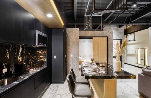 Avenida Revolución Apartamento | Designer Apt: Indoor Pool+Gym+Business Lounge