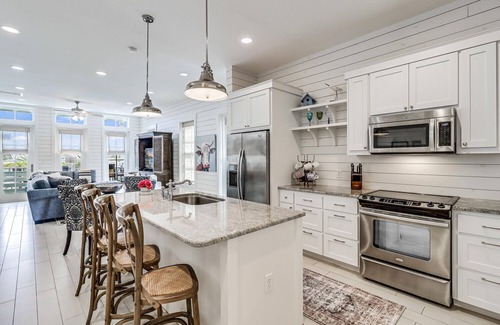 Cinnamon Shore Condominio | Designer Cinnamon Shore Condo w/ Charm+Easy Access to Countless Amenities!