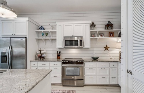 Cinnamon Shore Condominio | Designer Cinnamon Shore Condo w/ Charm+Easy Access to Countless Amenities!