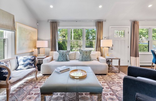 Southampton Cabaña | Designer Cottage walking distance Southampton Village