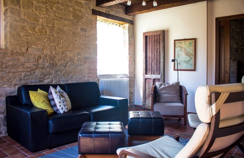 Amandola Casa | Diseñador Country Villa en Amandola con piscina y Viñedos