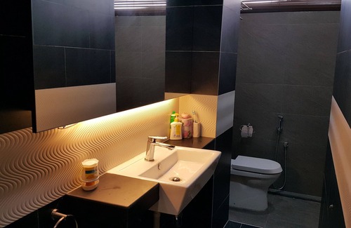 Klang Apartamento | diseñador acogedor y espacioso salón y cocina apartamento