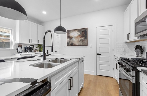 South Dallas - Fair Park Casa | Designer Event Open Luxurious 6BD Retreat