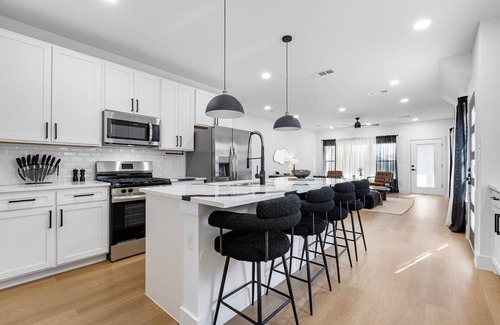 South Dallas - Fair Park Casa | Designer Event Open Luxurious 6BD Retreat