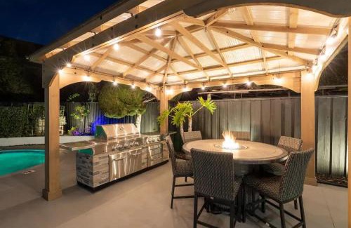 Bay Ho Casa | Designer Family Home with Resort-Style Oasis
